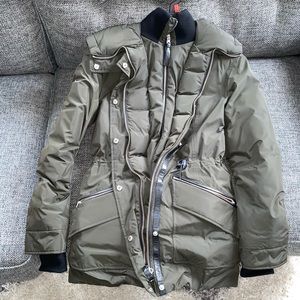 Mackage women’s Katryn Hip Length jacket w/ fur XS